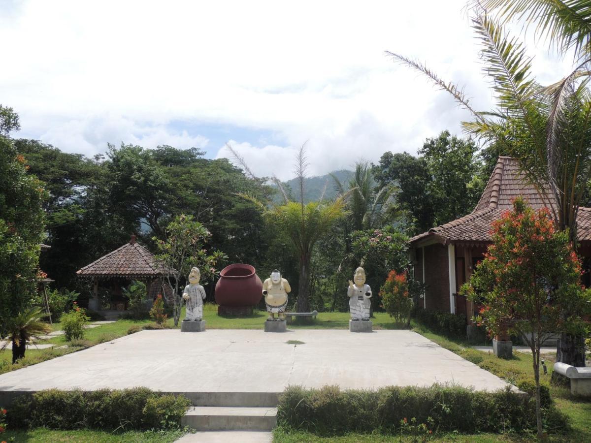 Balkondes Karanganyar Pottery Academy Hotel Magelang Buitenkant foto