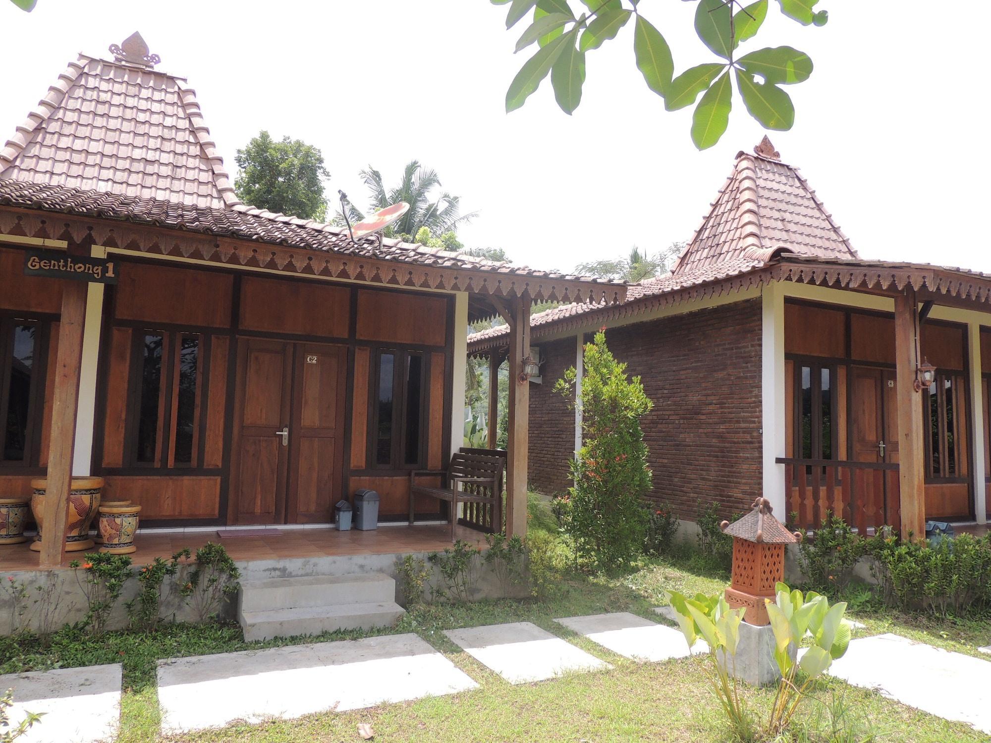 Balkondes Karanganyar Pottery Academy Hotel Magelang Buitenkant foto