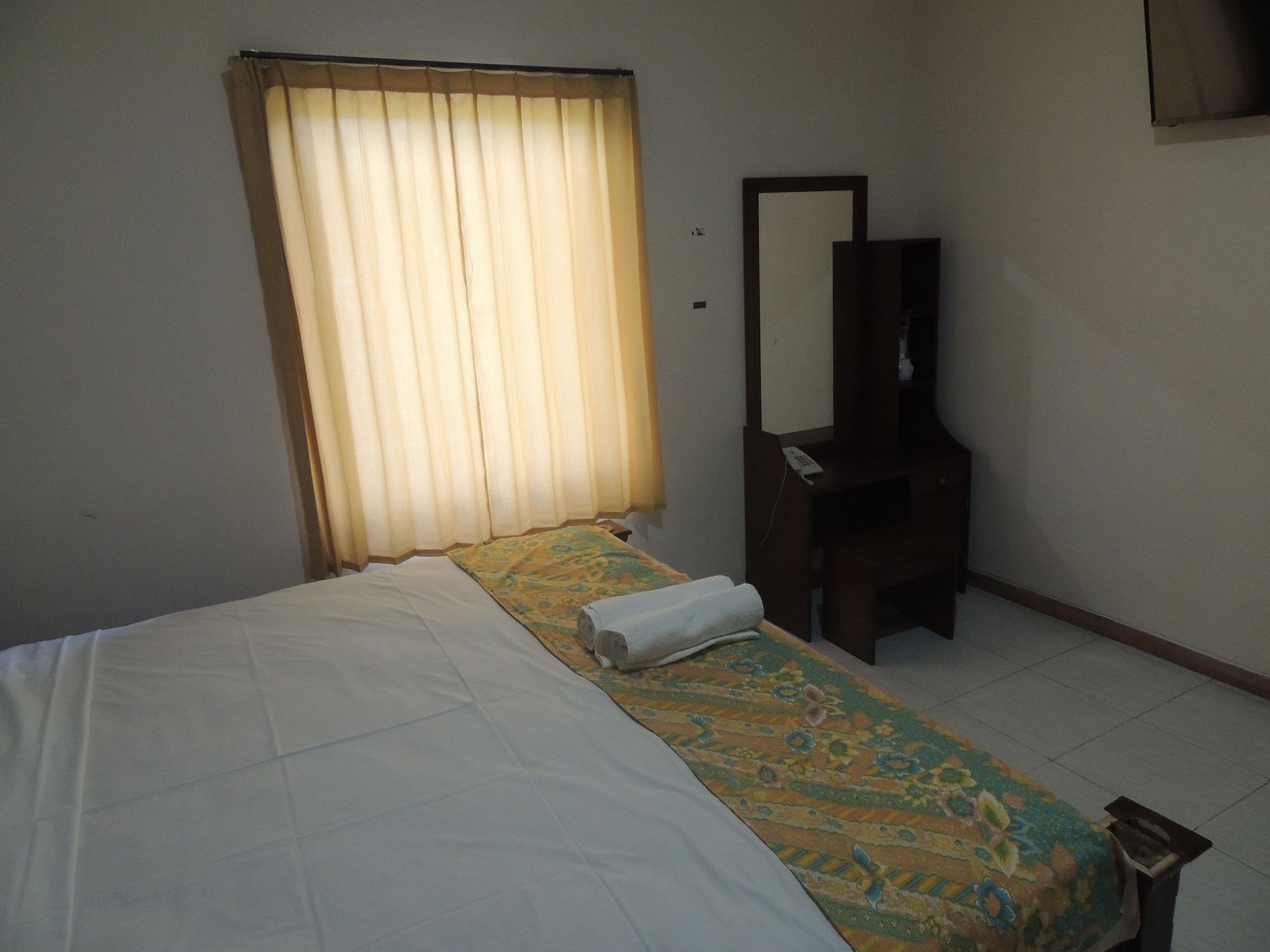 Balkondes Karanganyar Pottery Academy Hotel Magelang Buitenkant foto