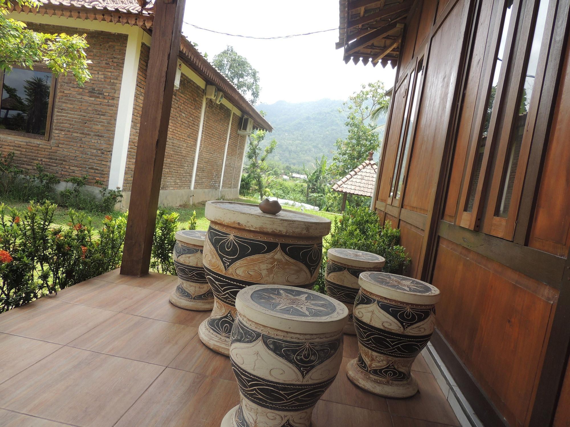 Balkondes Karanganyar Pottery Academy Hotel Magelang Buitenkant foto
