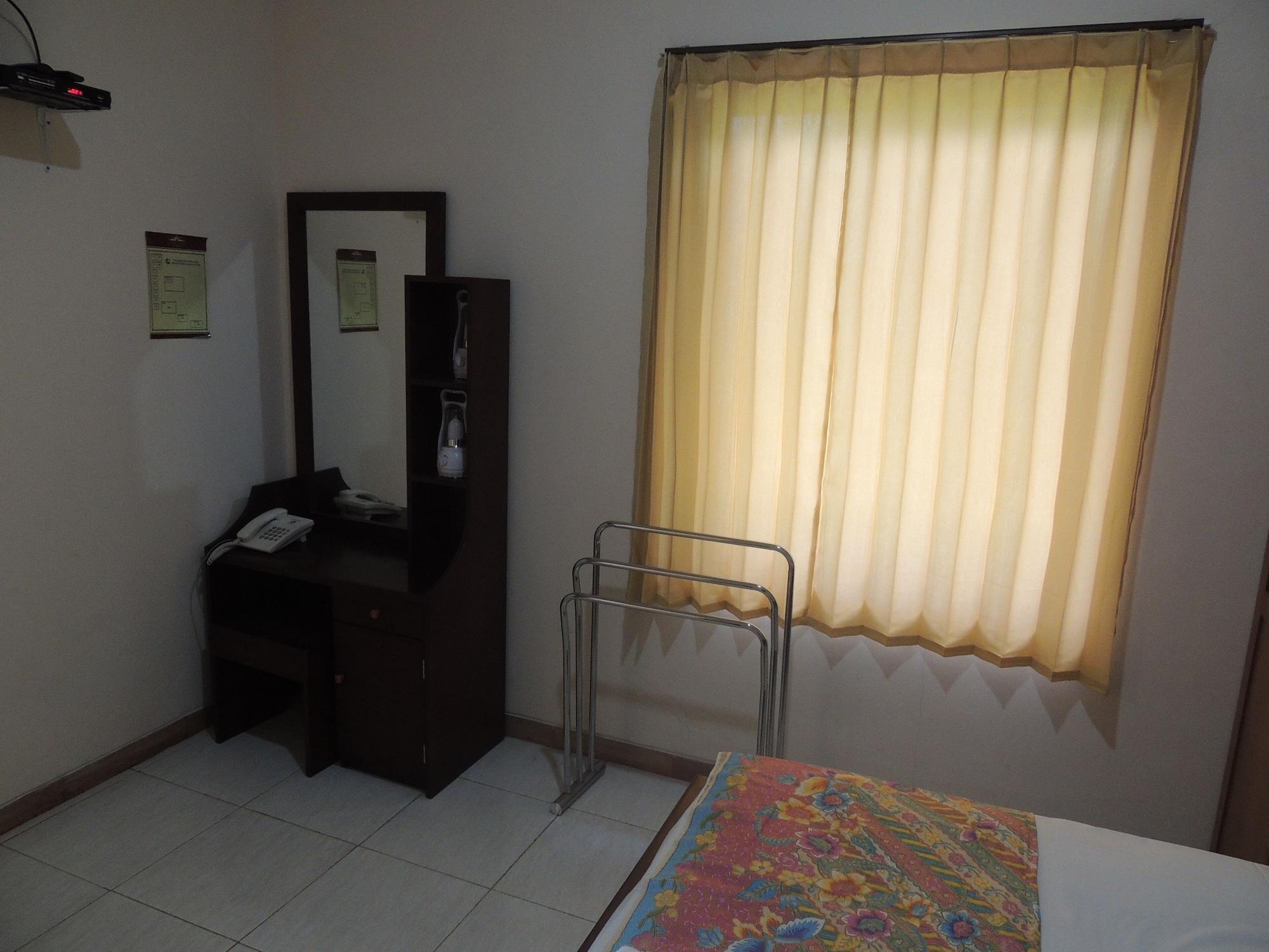 Balkondes Karanganyar Pottery Academy Hotel Magelang Buitenkant foto